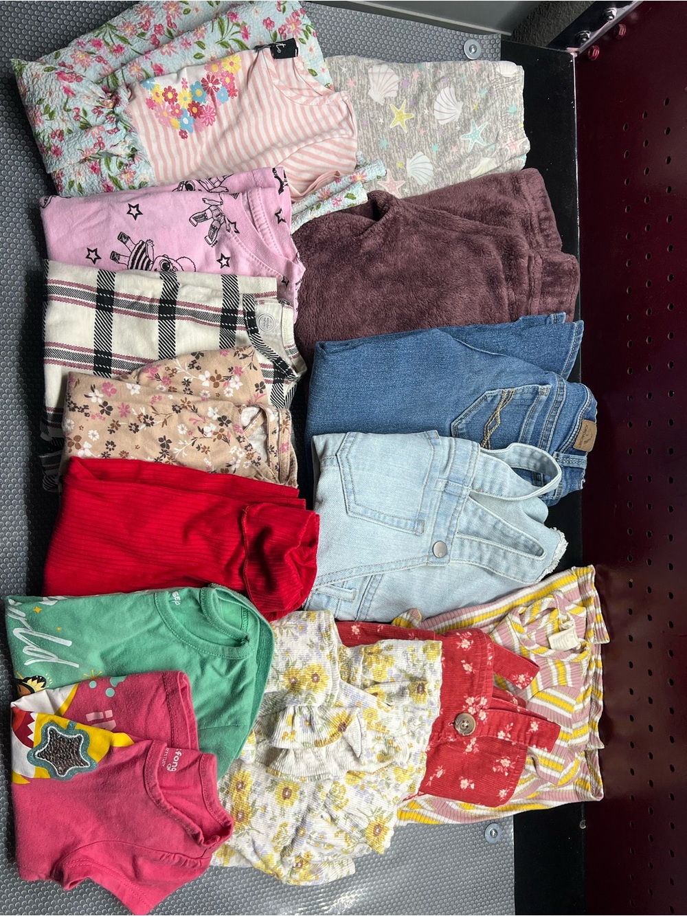 Bundle of 14 pieces of girls' clothing – Sizes 4T and 5T